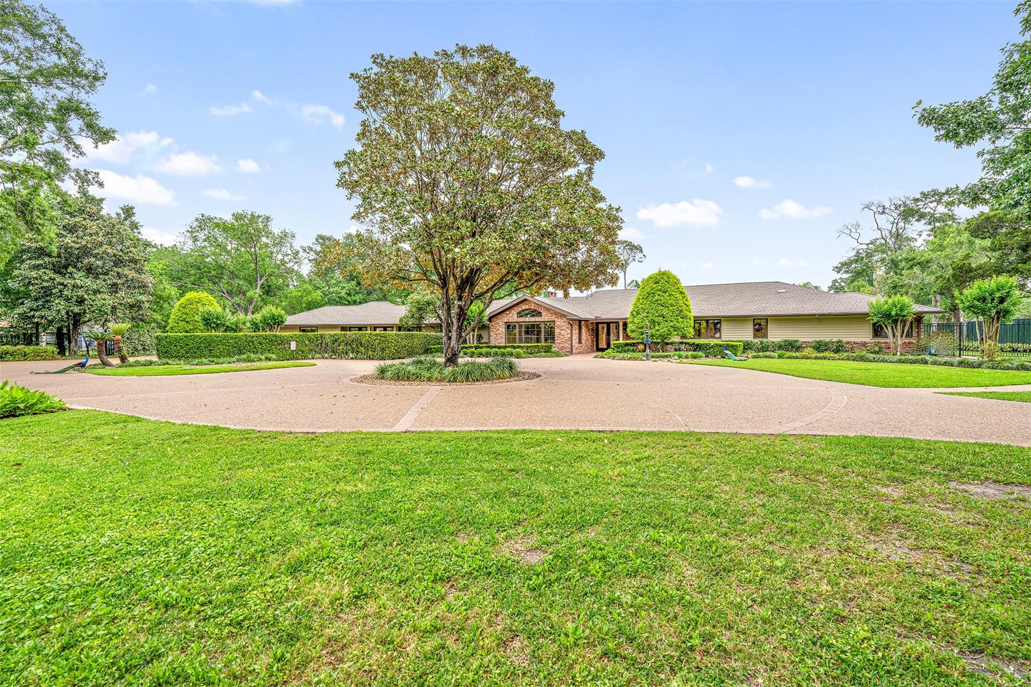 12 E Rivercrest Drive
