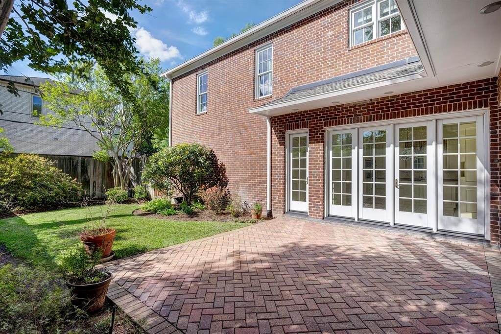 2129 Wroxton Road