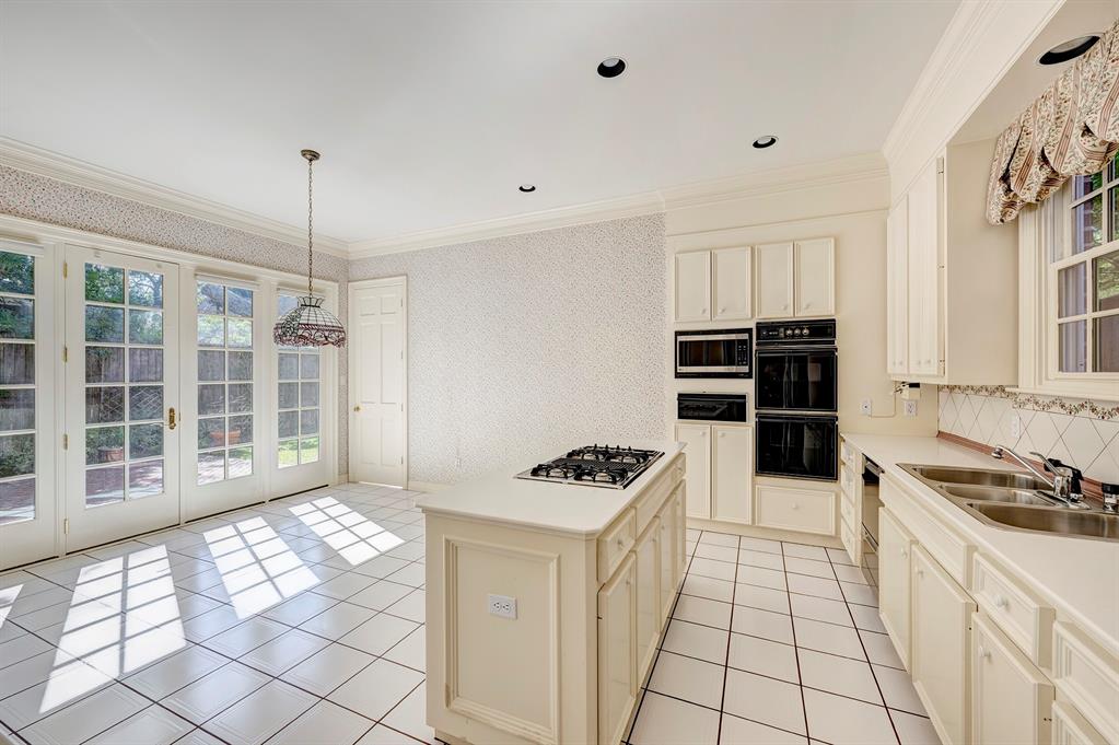 2129 Wroxton Road