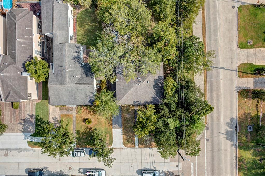 4500/4502 Larch Lane