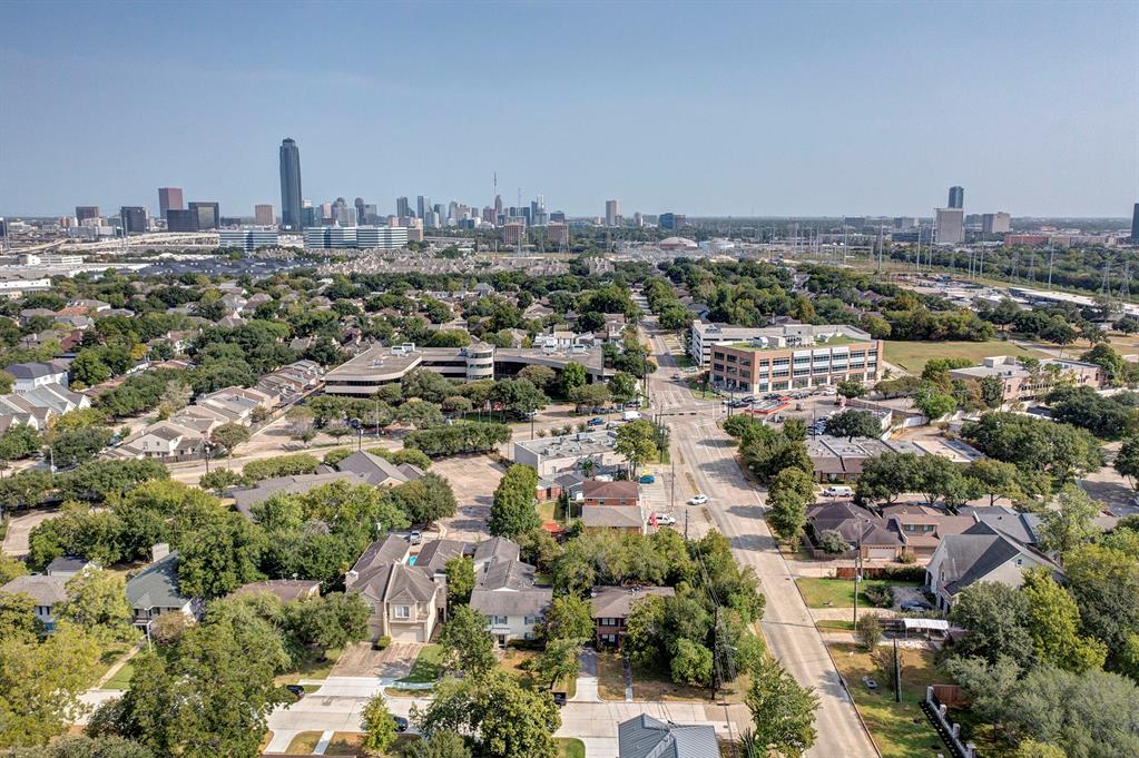 4500/4502 Larch Lane