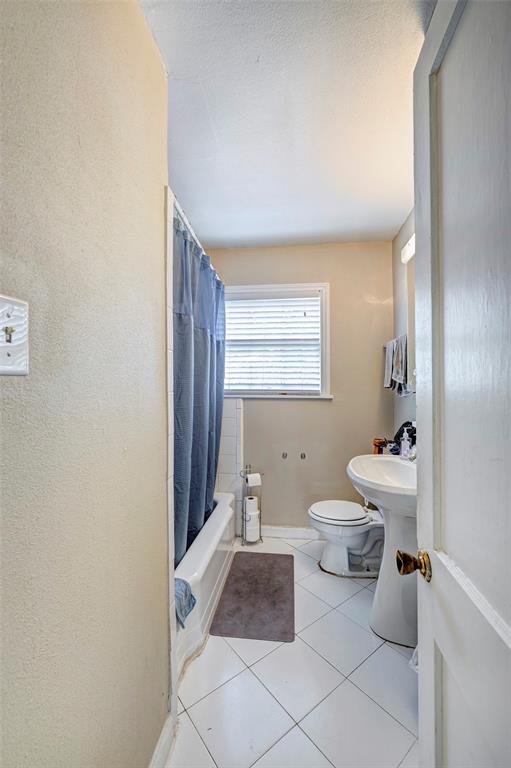 4500/4502 Larch Lane