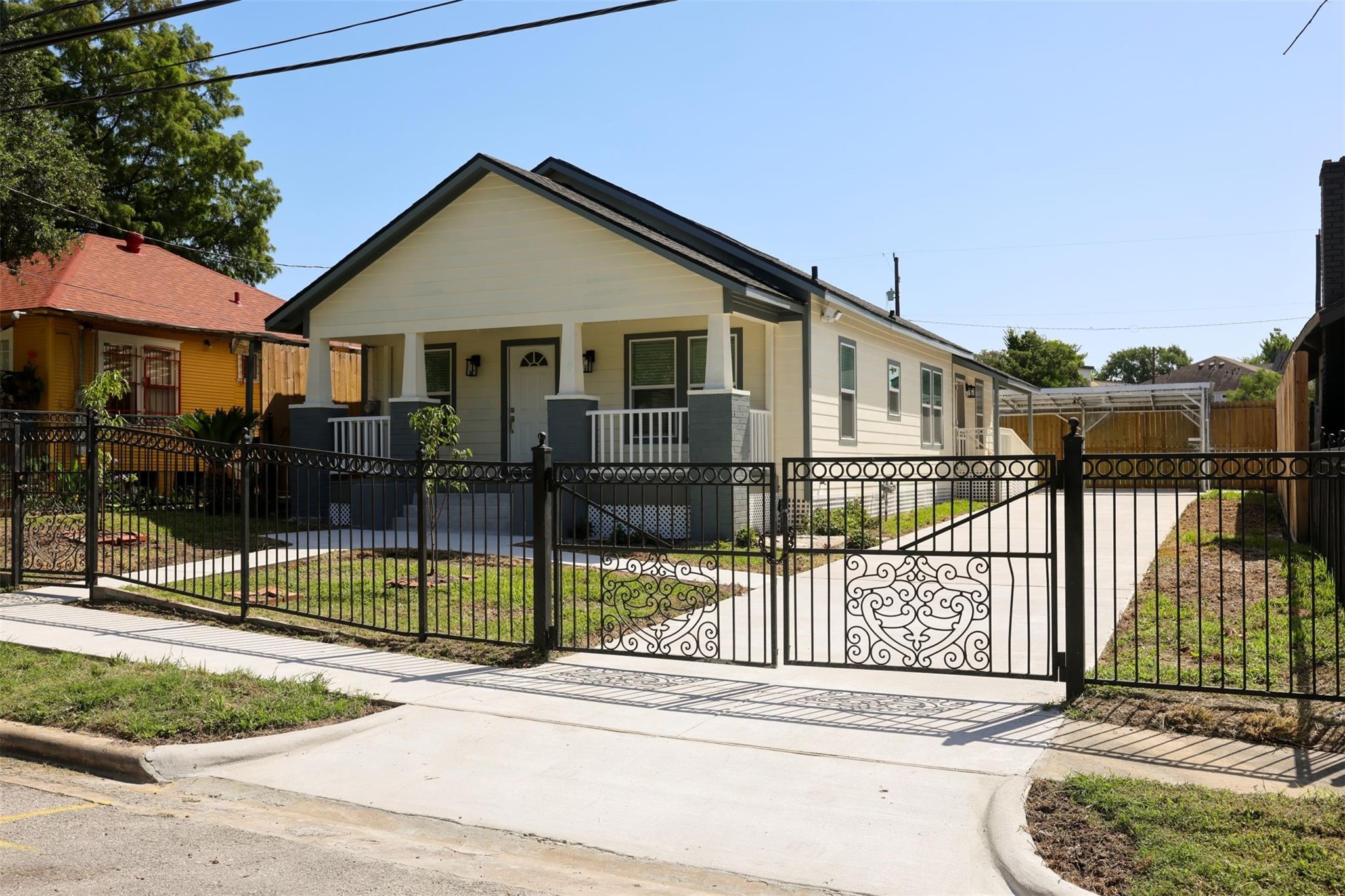 512 Threlkeld Street