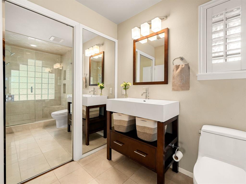3726 Blue Bonnet Boulevard