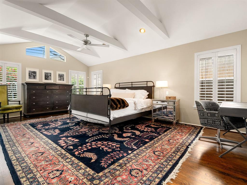 3726 Blue Bonnet Boulevard