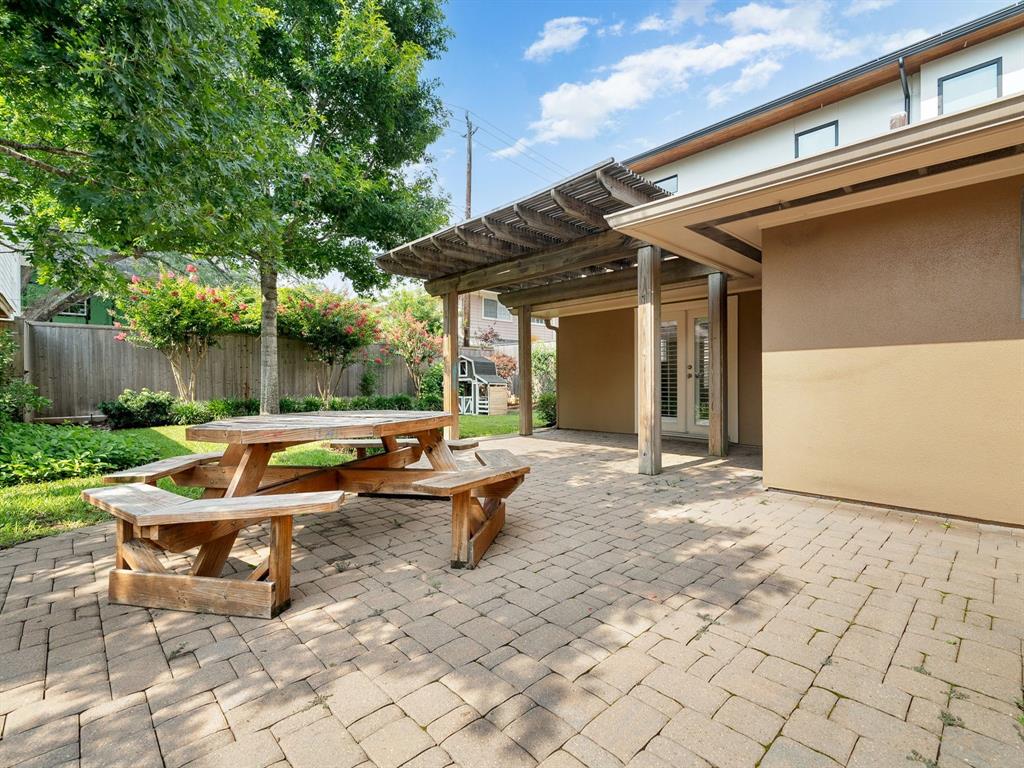3726 Blue Bonnet Boulevard