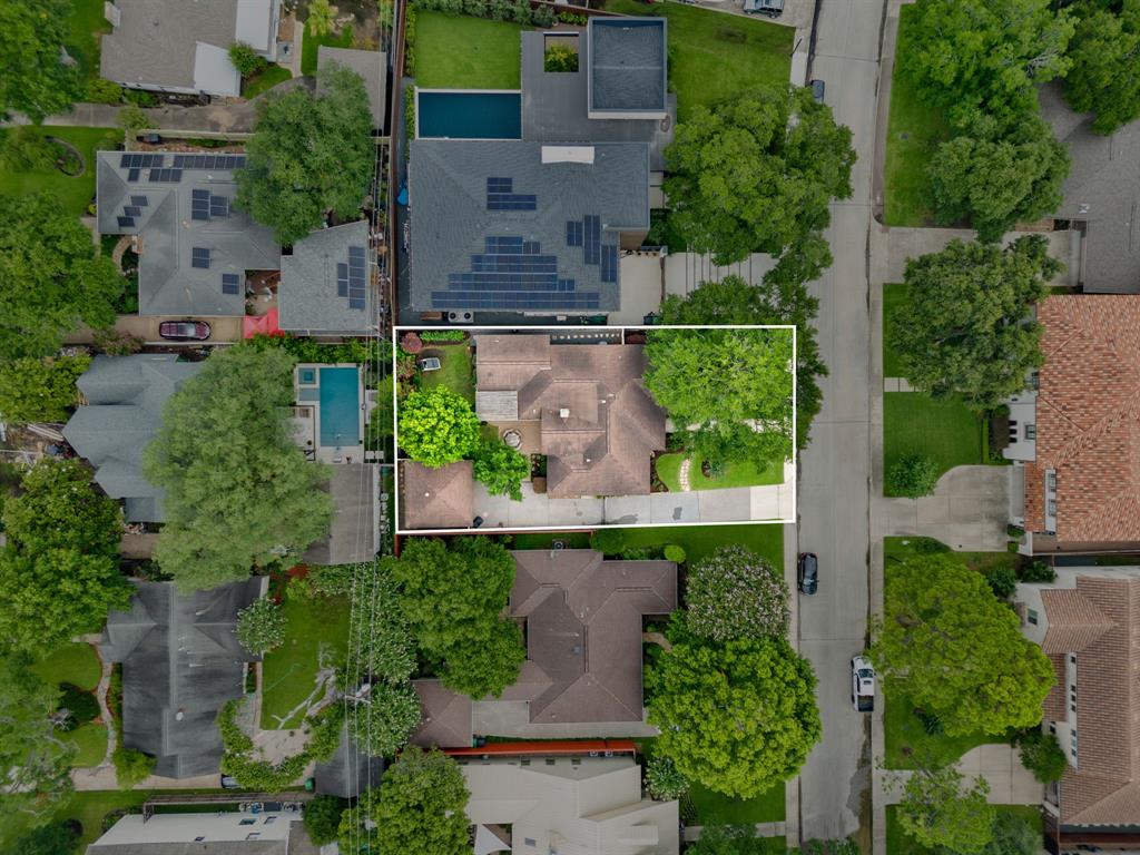 3726 Blue Bonnet Boulevard