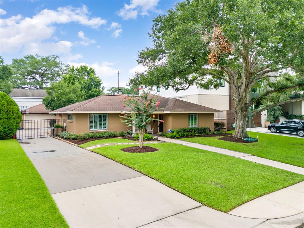 3726 Blue Bonnet Boulevard