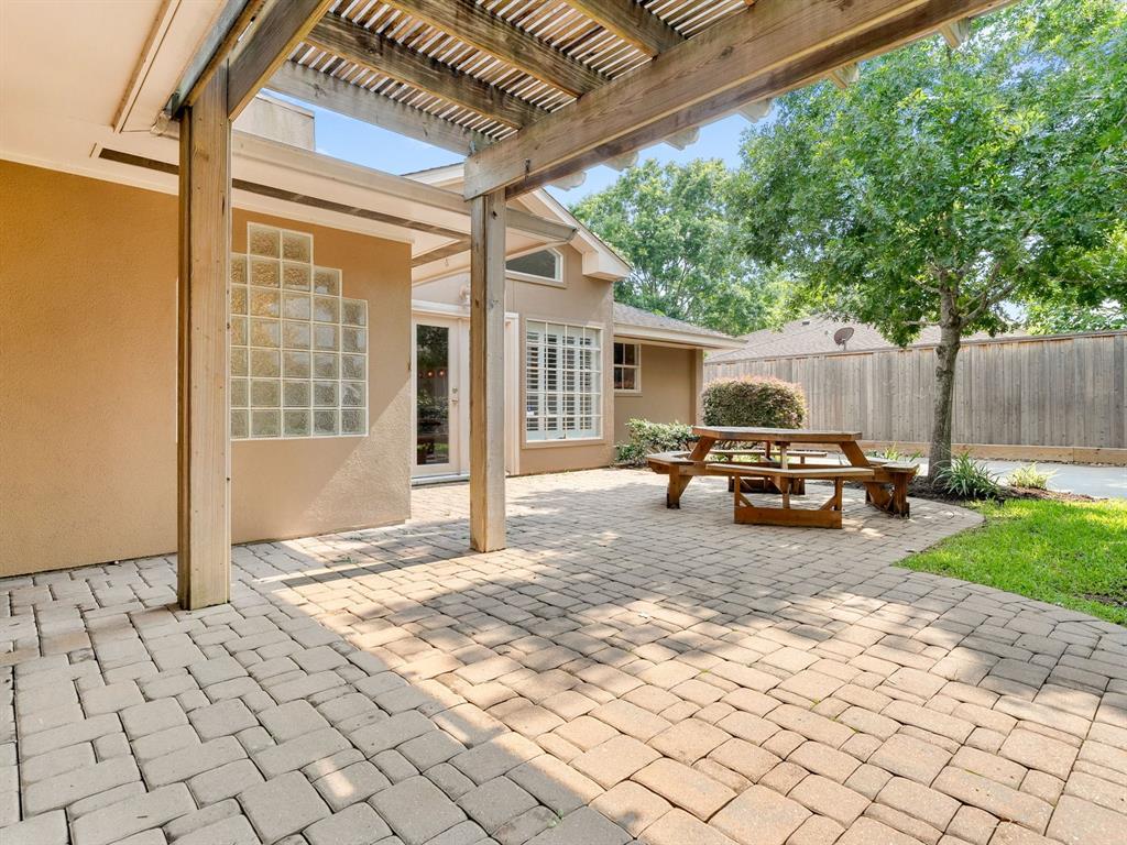 3726 Blue Bonnet Boulevard