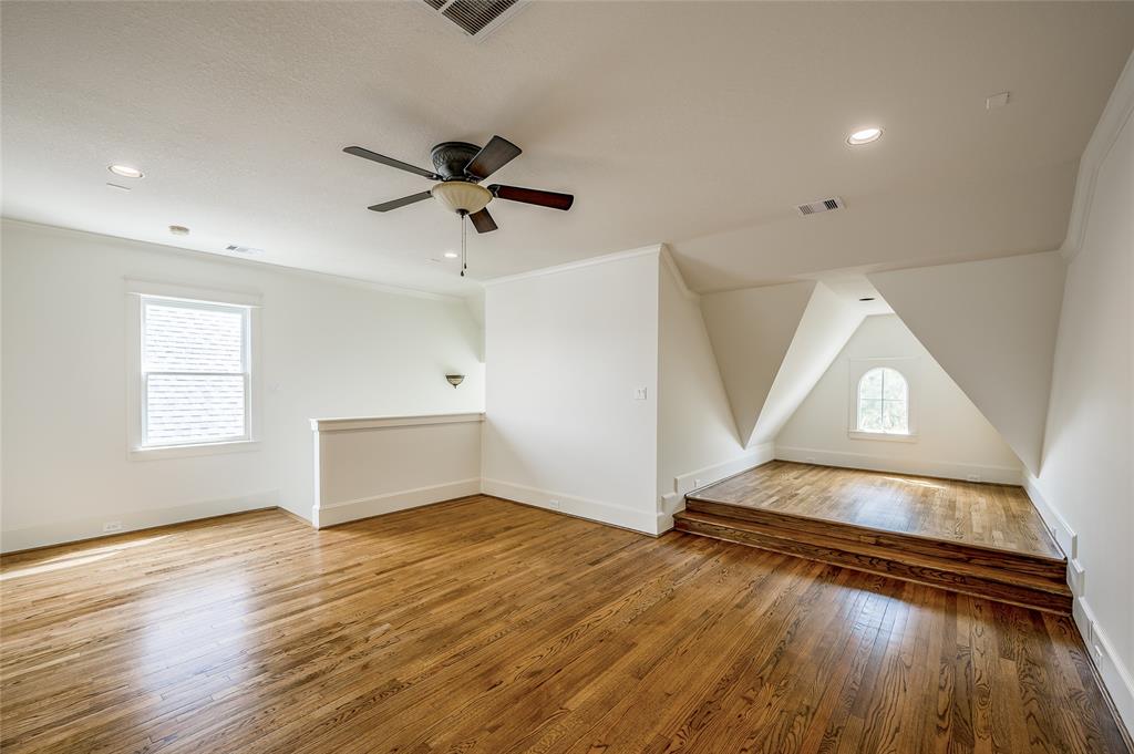 4118 Blue Bonnet Boulevard