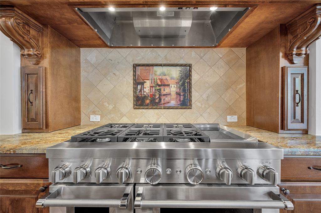 4118 Blue Bonnet Boulevard
