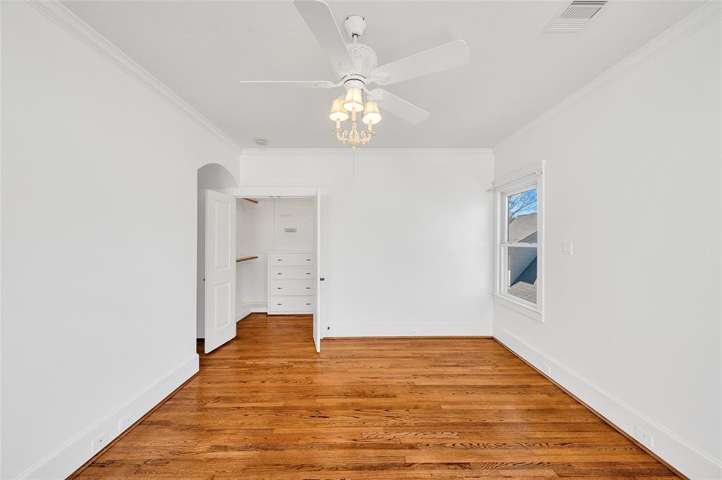 4118 Blue Bonnet Boulevard