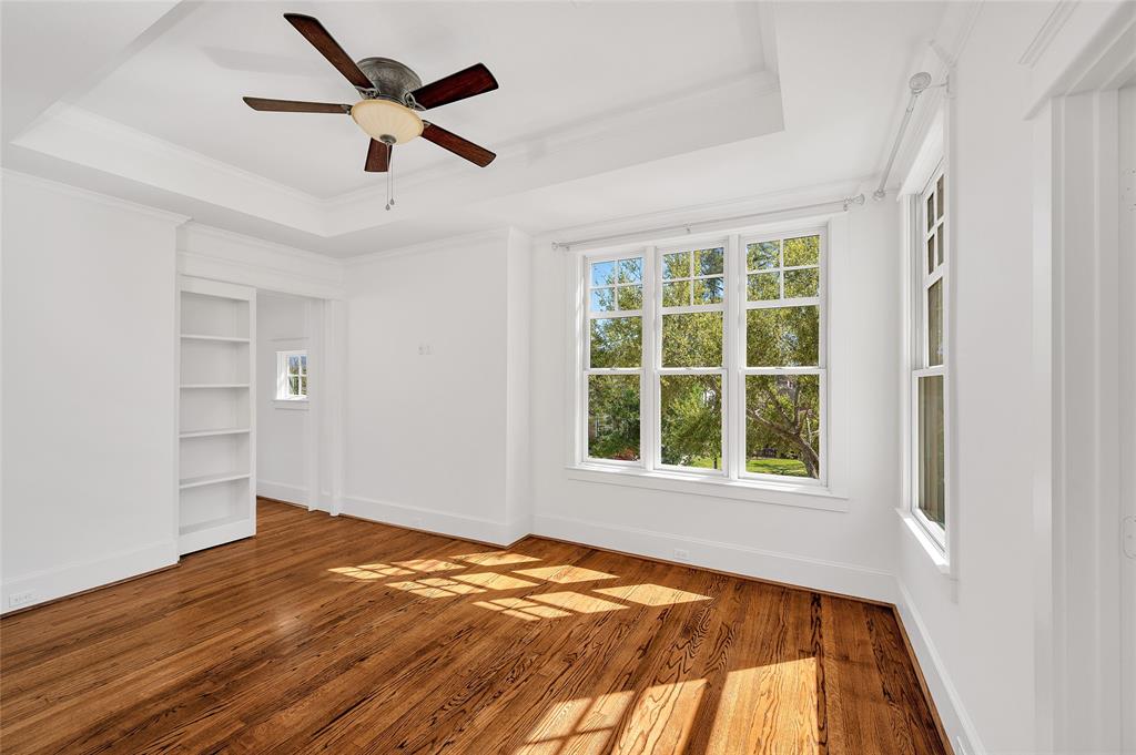 4118 Blue Bonnet Boulevard
