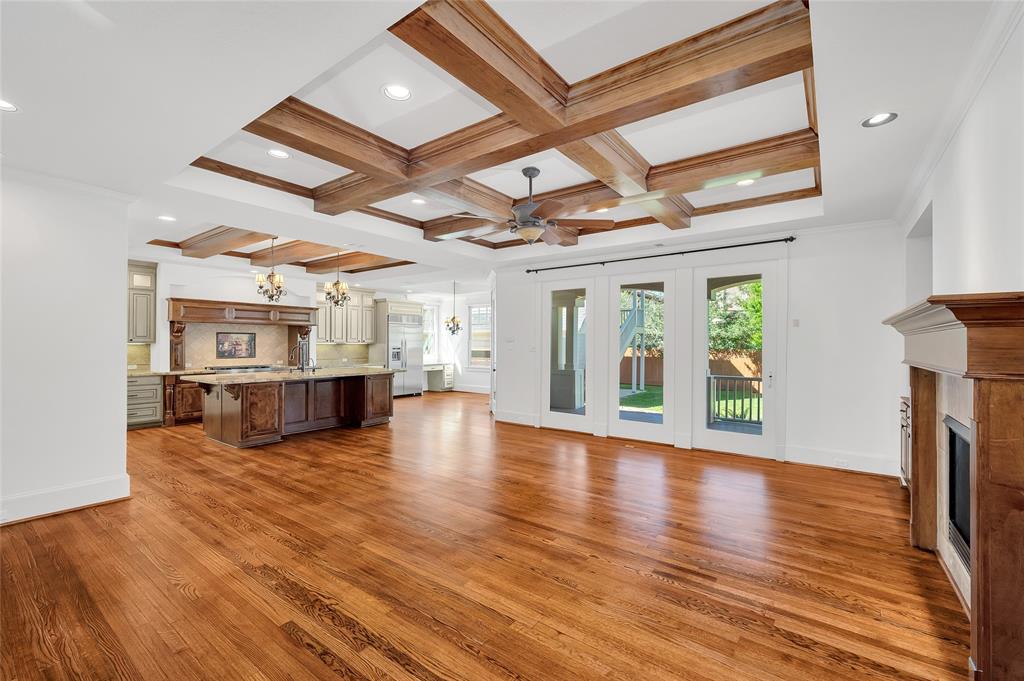 4118 Blue Bonnet Boulevard