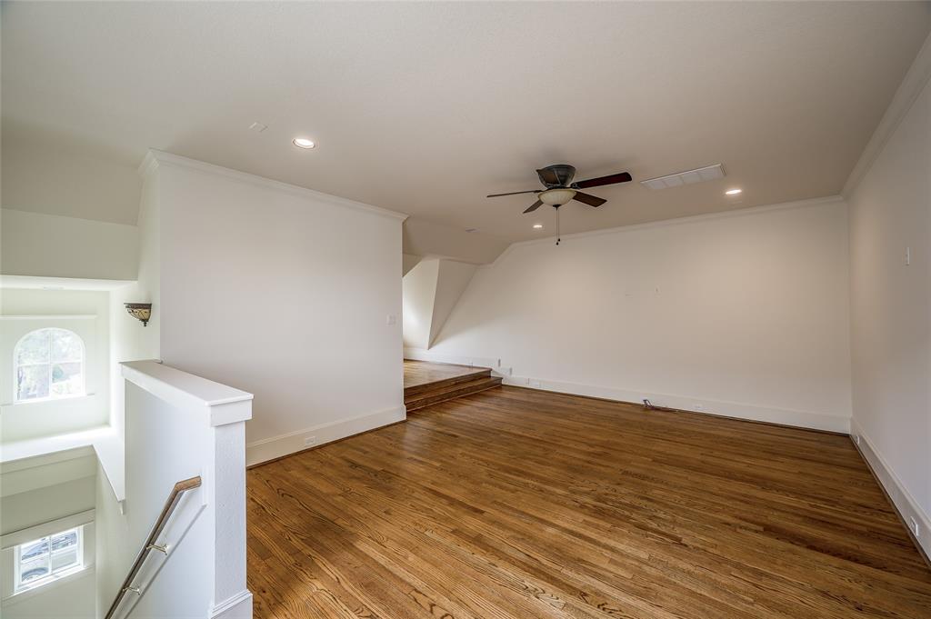4118 Blue Bonnet Boulevard