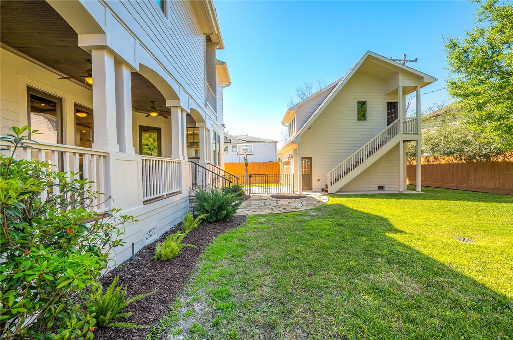 4118 Blue Bonnet Boulevard