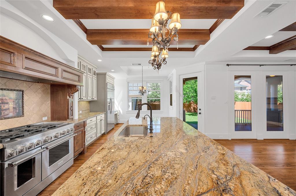 4118 Blue Bonnet Boulevard