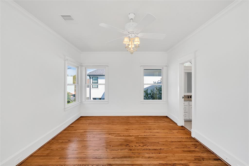 4118 Blue Bonnet Boulevard