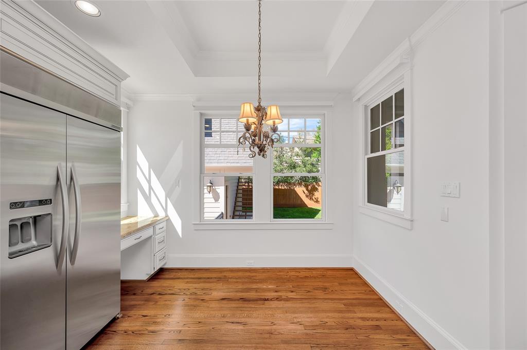 4118 Blue Bonnet Boulevard