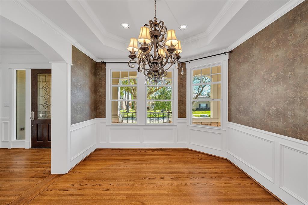 4118 Blue Bonnet Boulevard