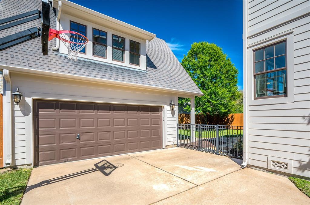 4118 Blue Bonnet Boulevard
