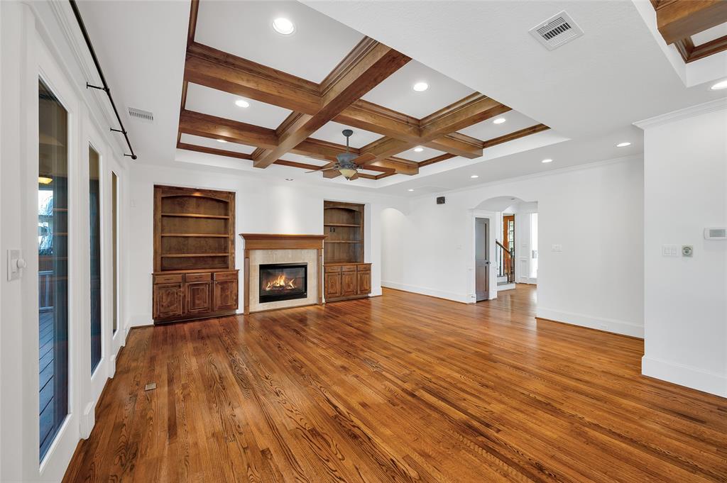 4118 Blue Bonnet Boulevard
