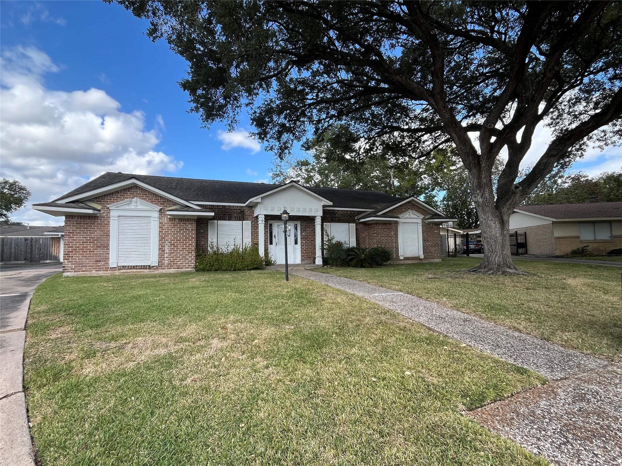 18203 Carriage Lane