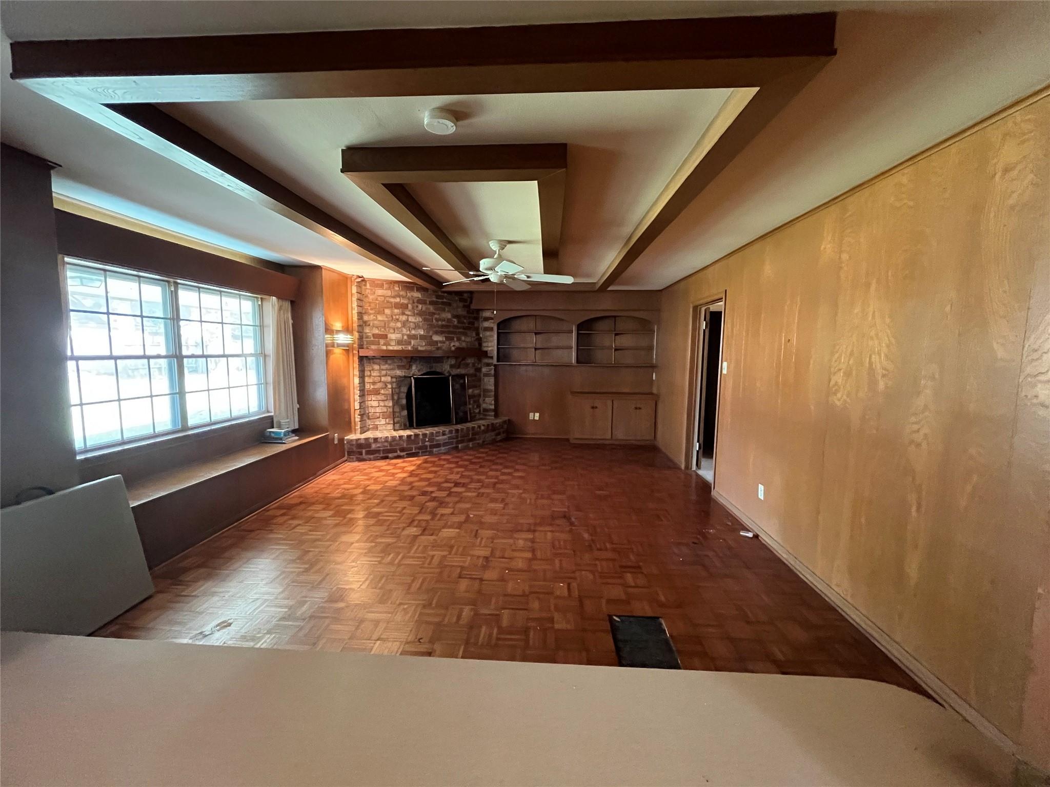 18203 Carriage Lane