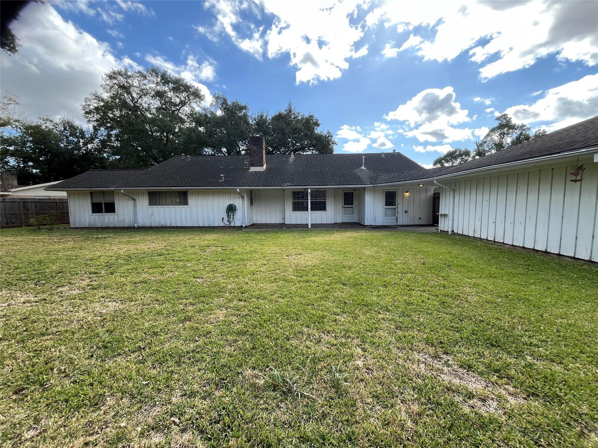 18203 Carriage Lane
