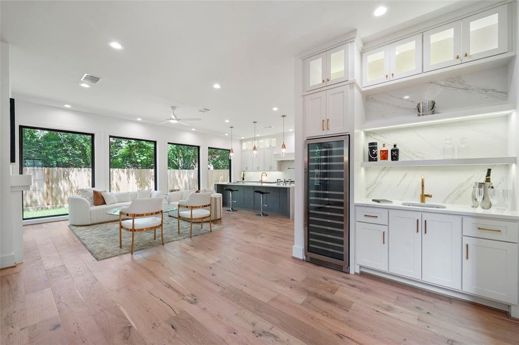 6016 Fordham Street
