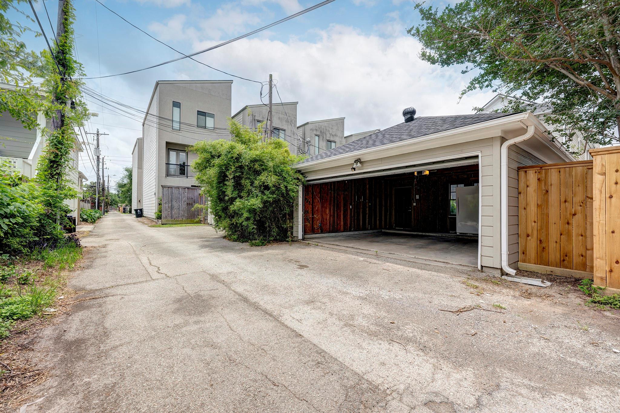 806 Waverly Street