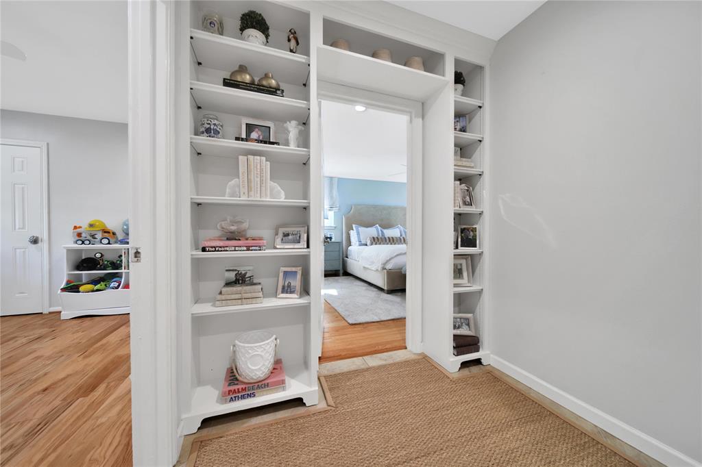 12707 Kingsride Lane