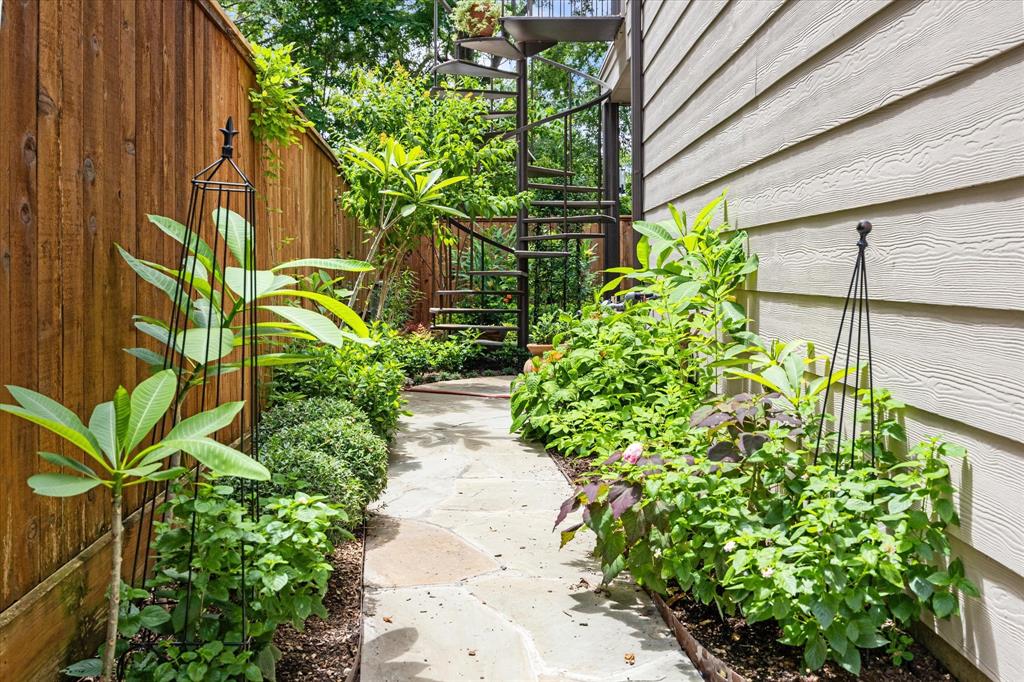 4268 Childress Street