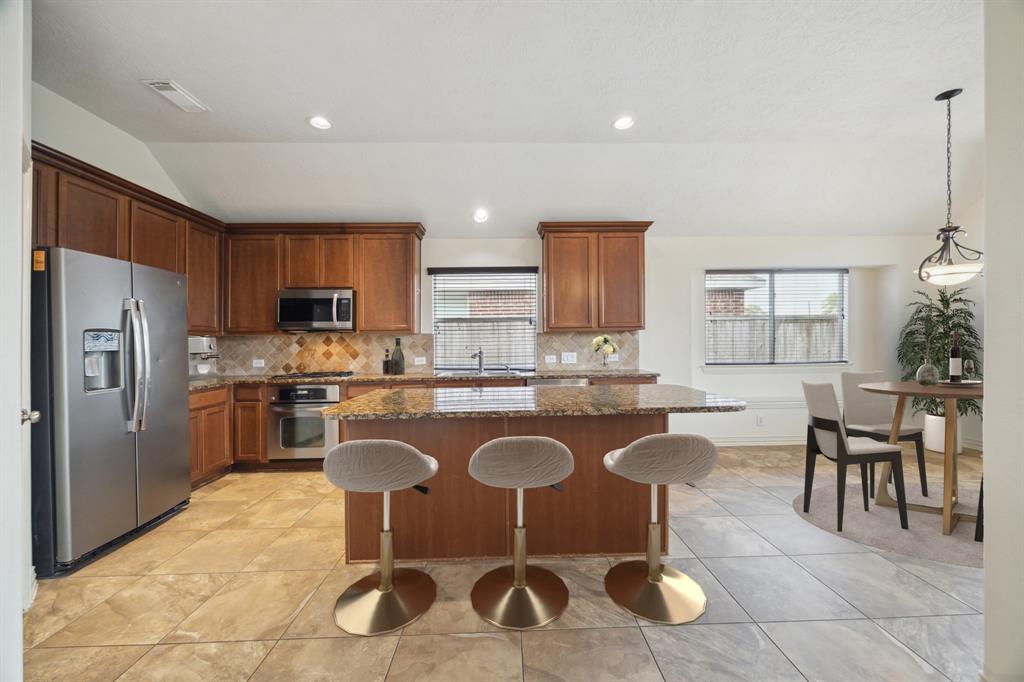 2807 Lake Shore Harbour Drive