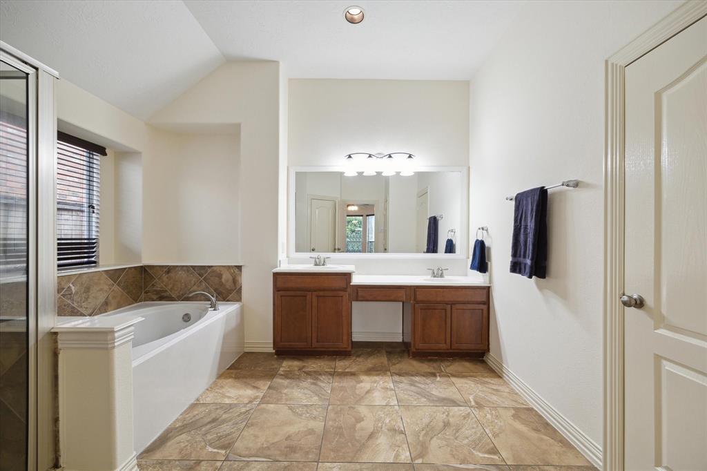 2807 Lake Shore Harbour Drive