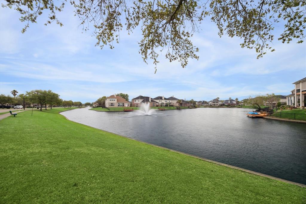 2807 Lake Shore Harbour Drive