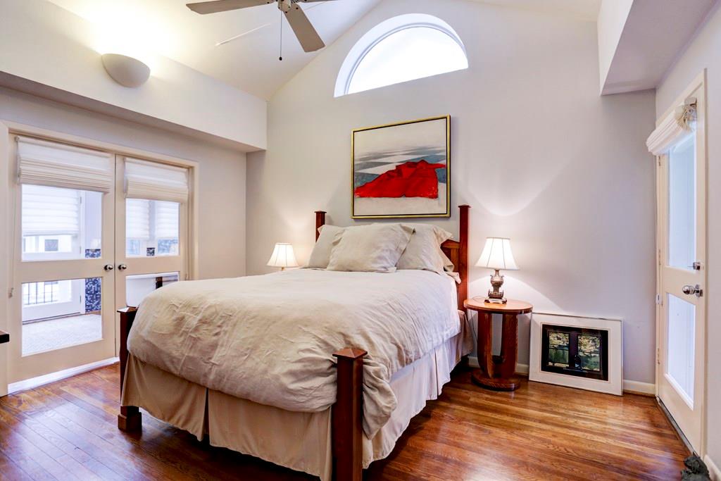 2120 Wroxton