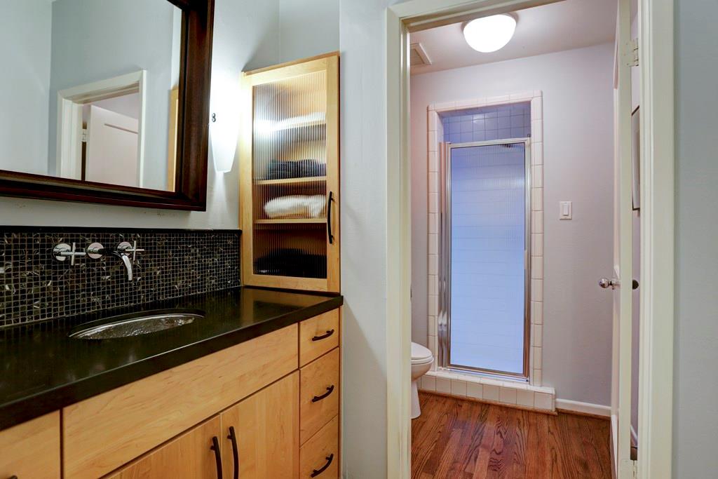 2120 Wroxton