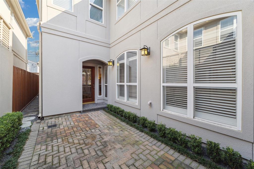 2621 Westgate Street