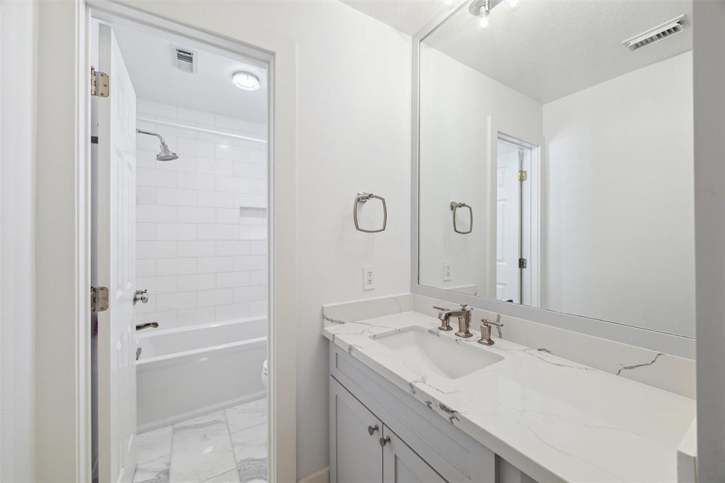 2621 Westgate Street