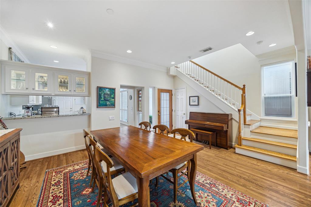 2621 Westgate Street