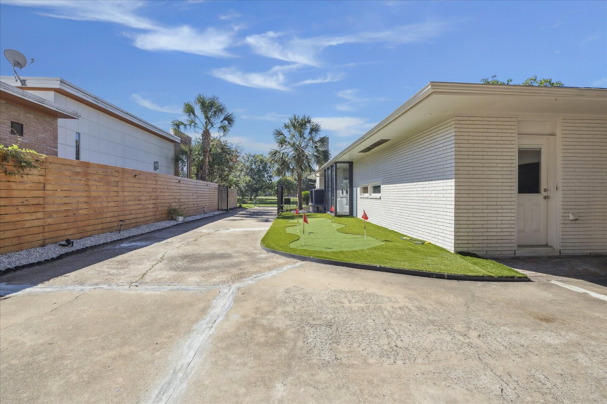 5010 N Braeswood Boulevard