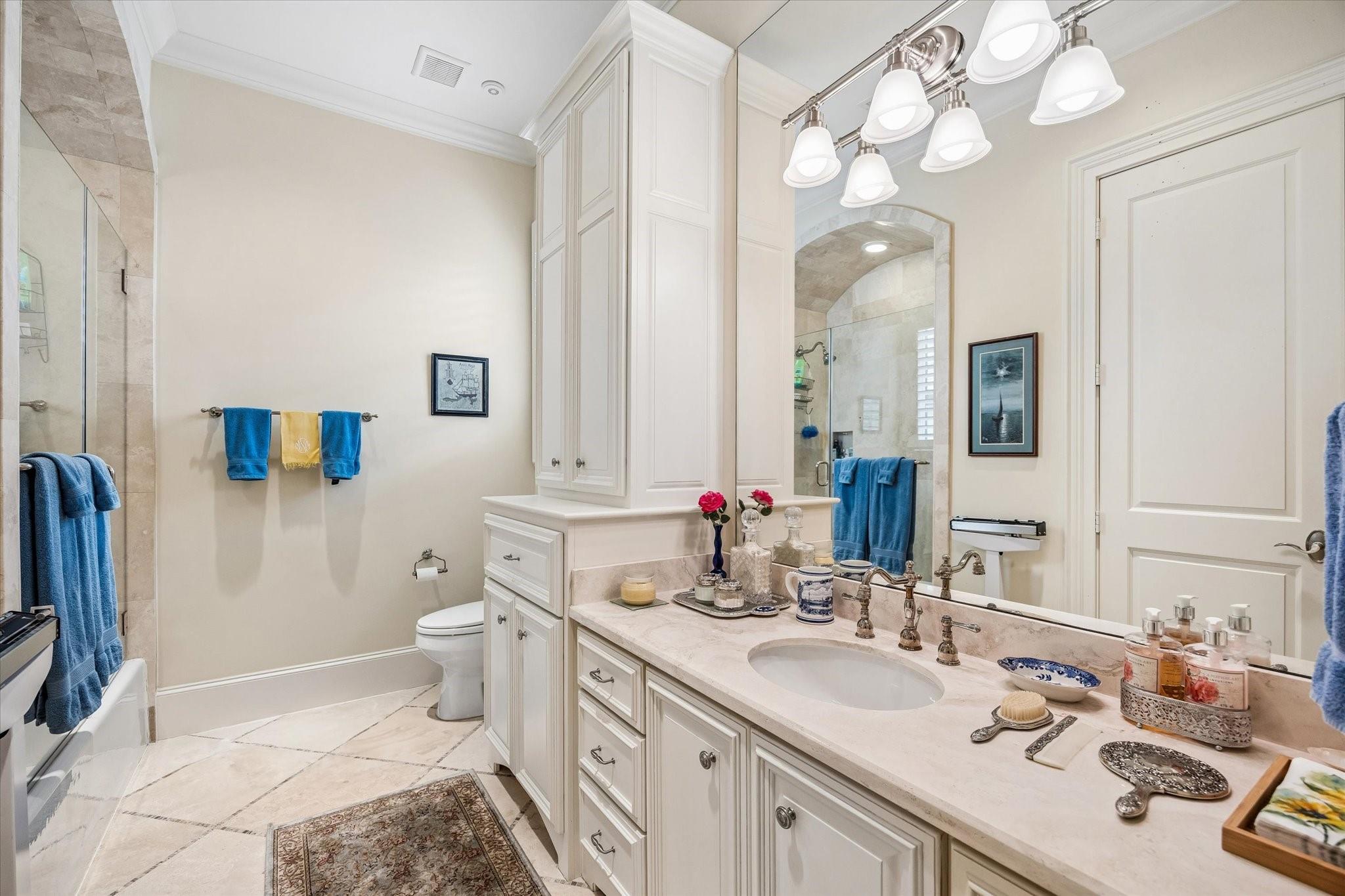 1101 Longmont Place Court