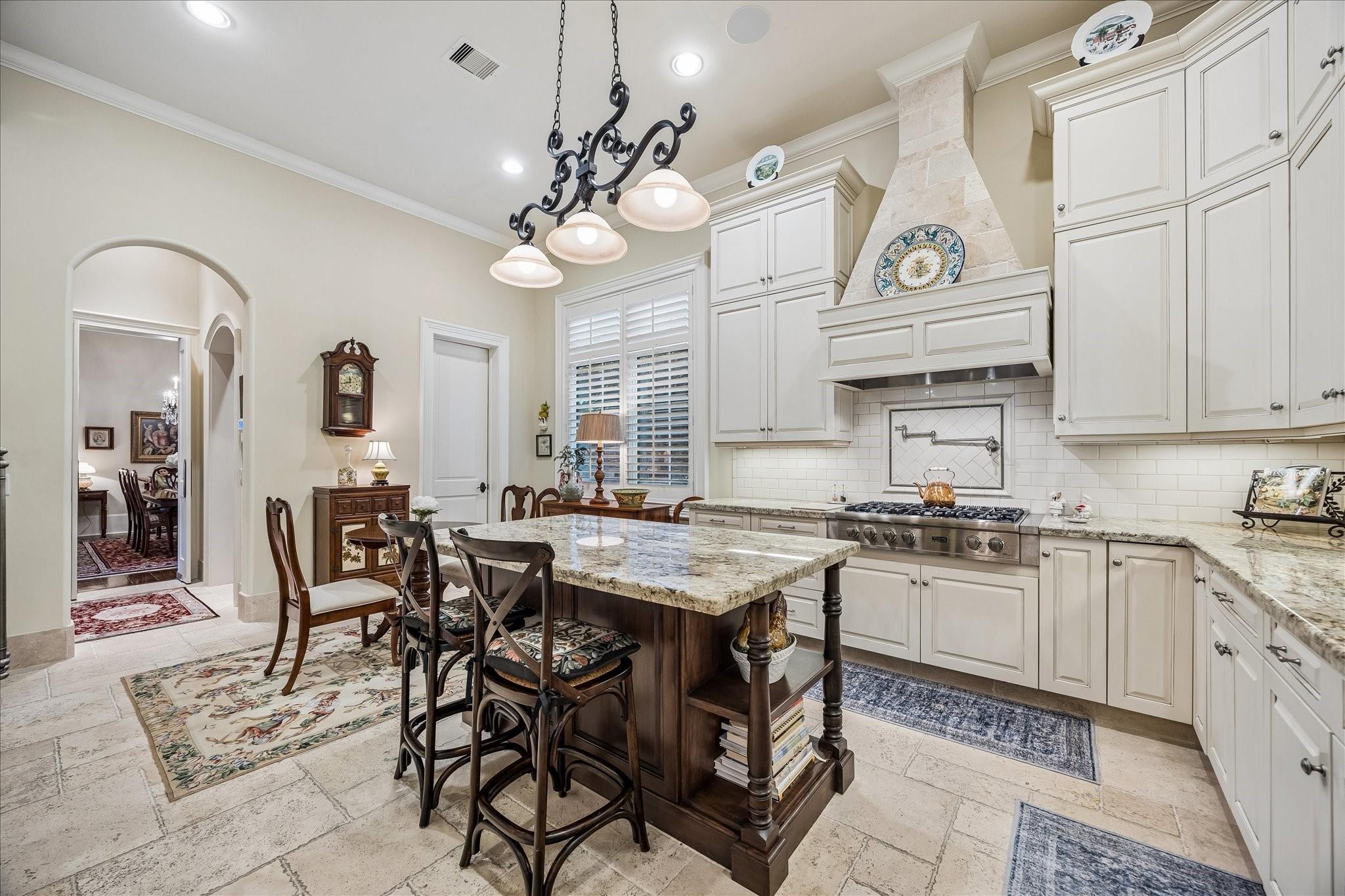1101 Longmont Place Court
