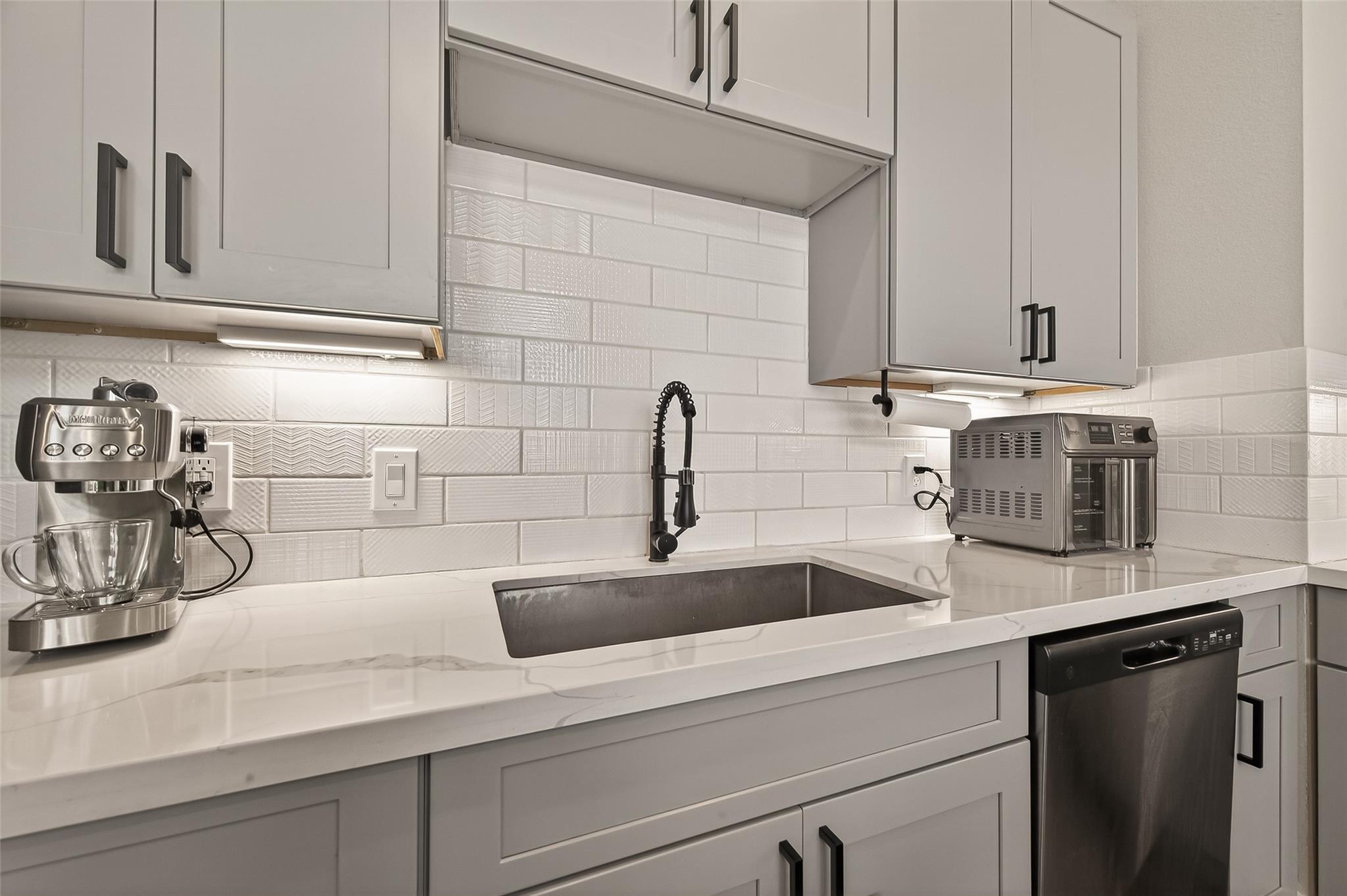 7707 Kivu Lane