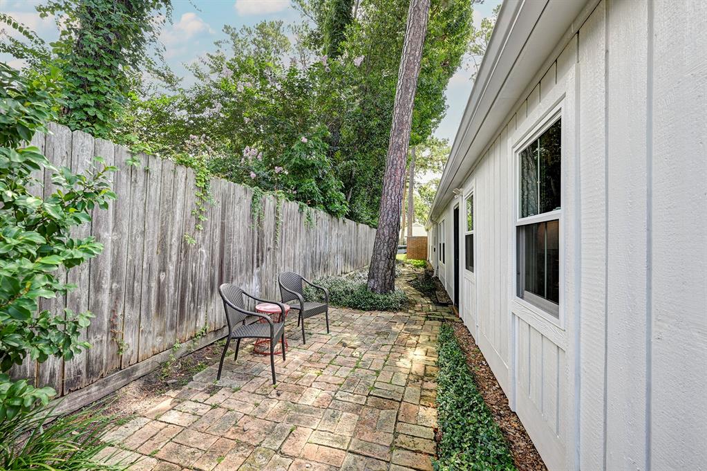 1006 Briarbrook Drive