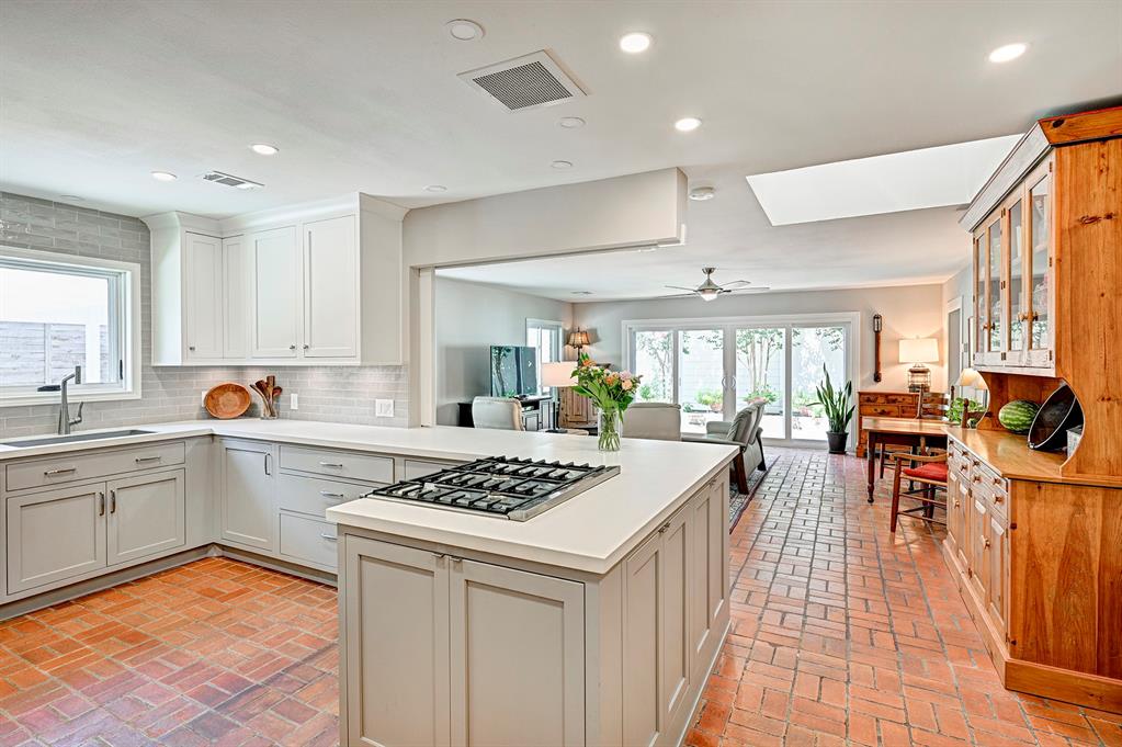 1006 Briarbrook Drive