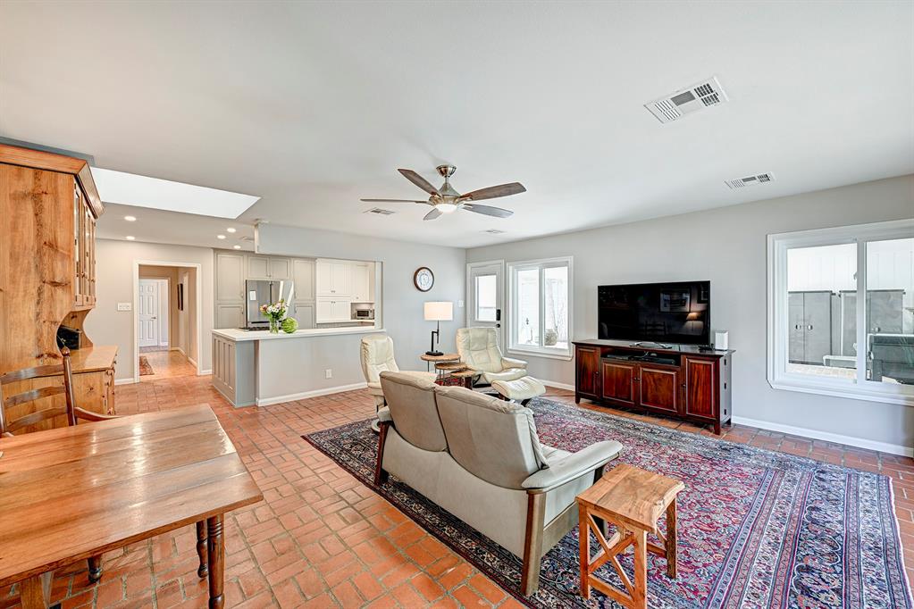 1006 Briarbrook Drive