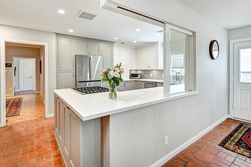 1006 Briarbrook Drive