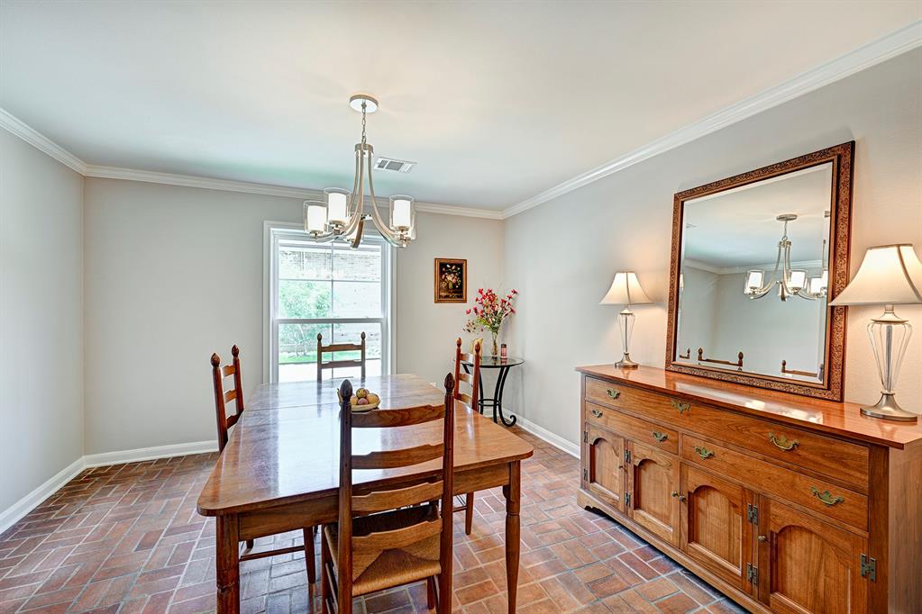 1006 Briarbrook Drive